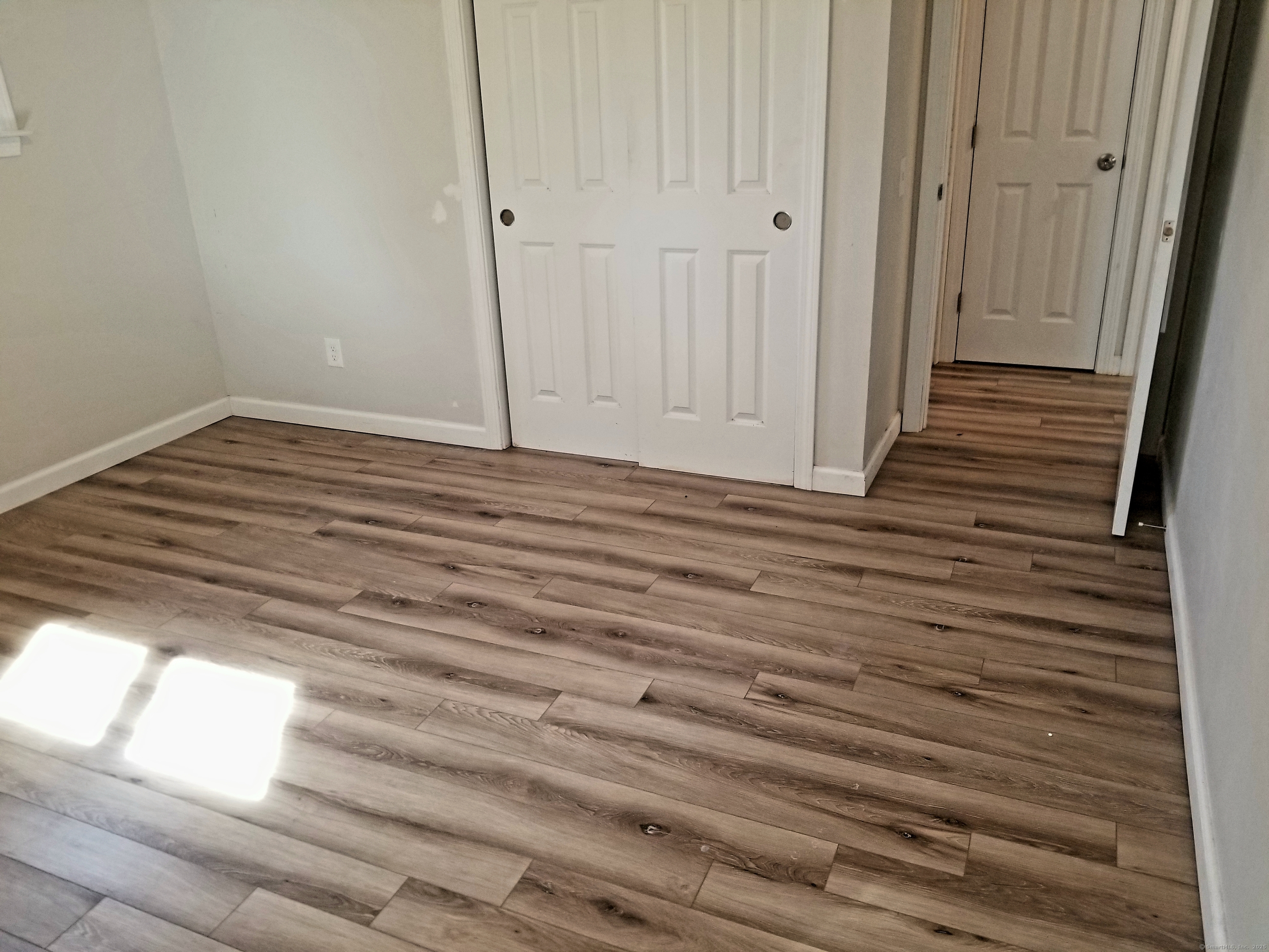 Windsor Locks, Connecticut 06096, United States, 3 Bedrooms Bedrooms, ,2 BathroomsBathrooms,Residential,Active,230388