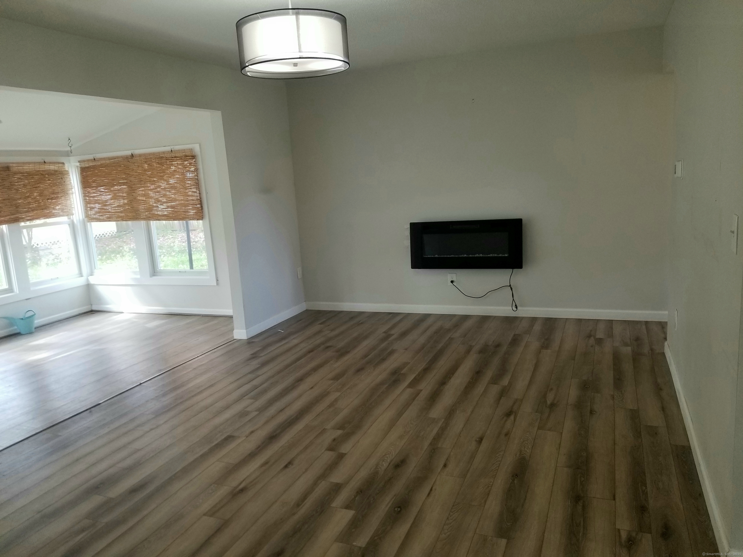 Windsor Locks, Connecticut 06096, United States, 3 Bedrooms Bedrooms, ,2 BathroomsBathrooms,Residential,Active,230388