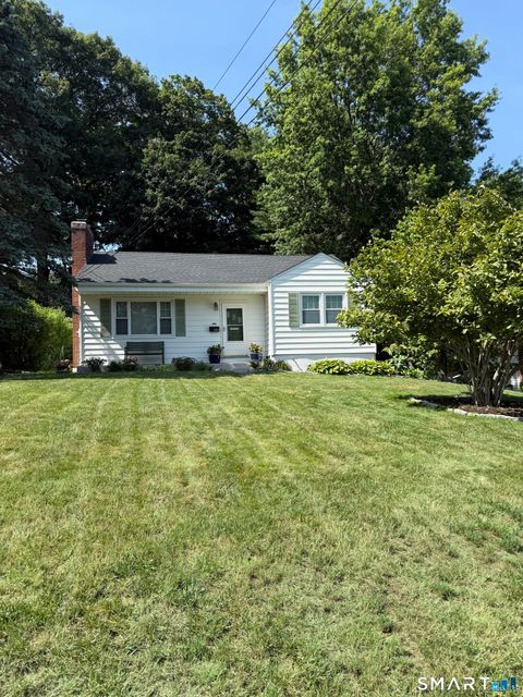 Homes For Sale - 320 Beechwood Road<br/> Hartford County, West Hartford, CT 06107