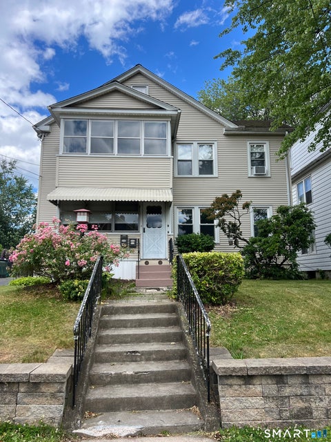 Multifamily For Rent - 118 Cambridge Street<br/> Hartford County, West Hartford, CT 06110