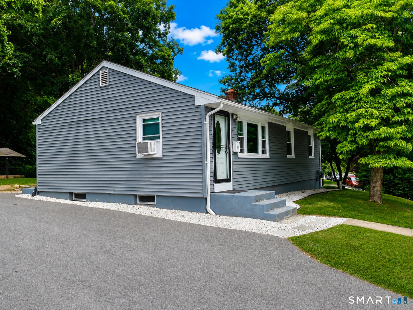 41 Lauter Avenue