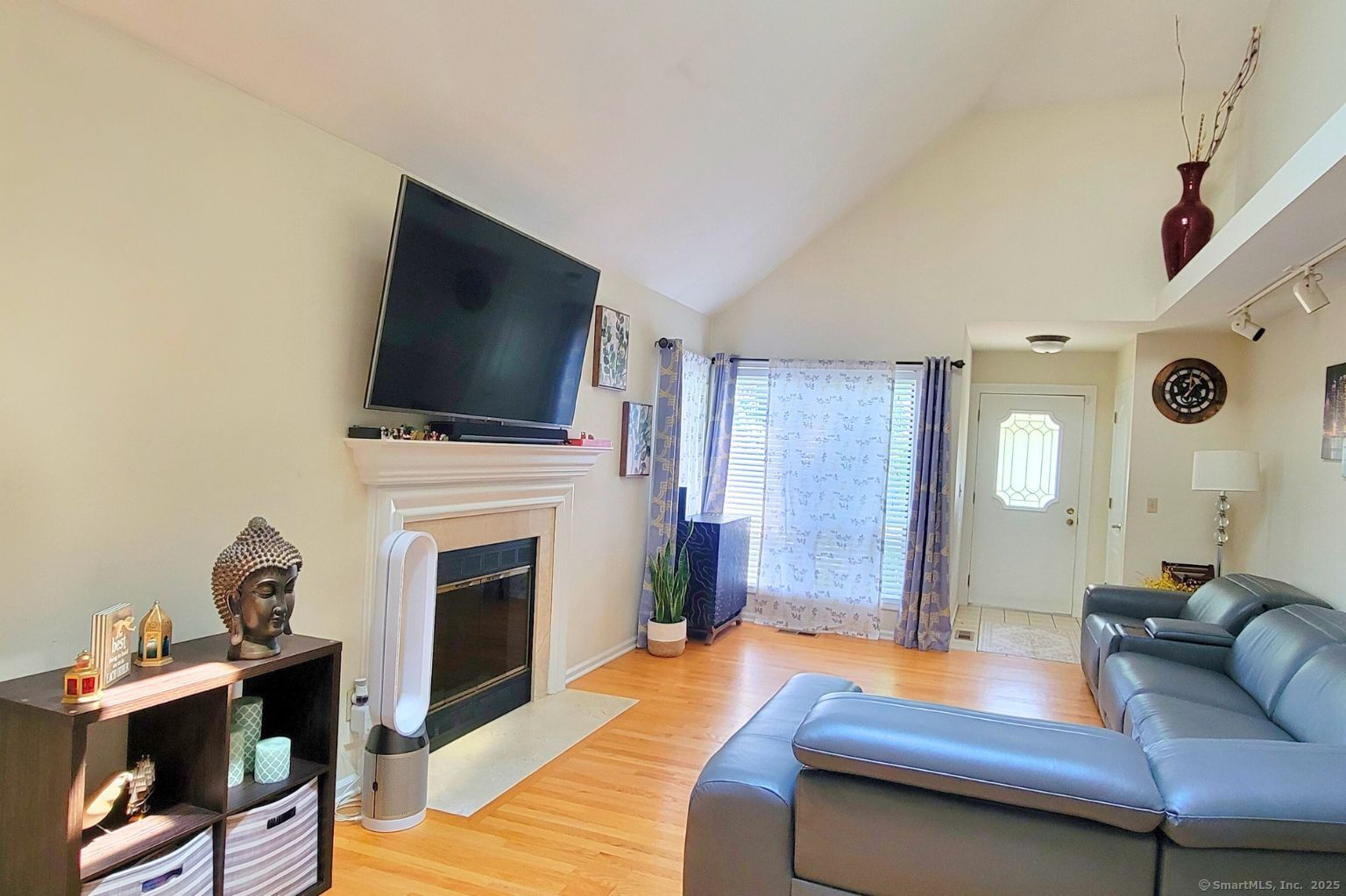 162 Colonial Road Apt 1