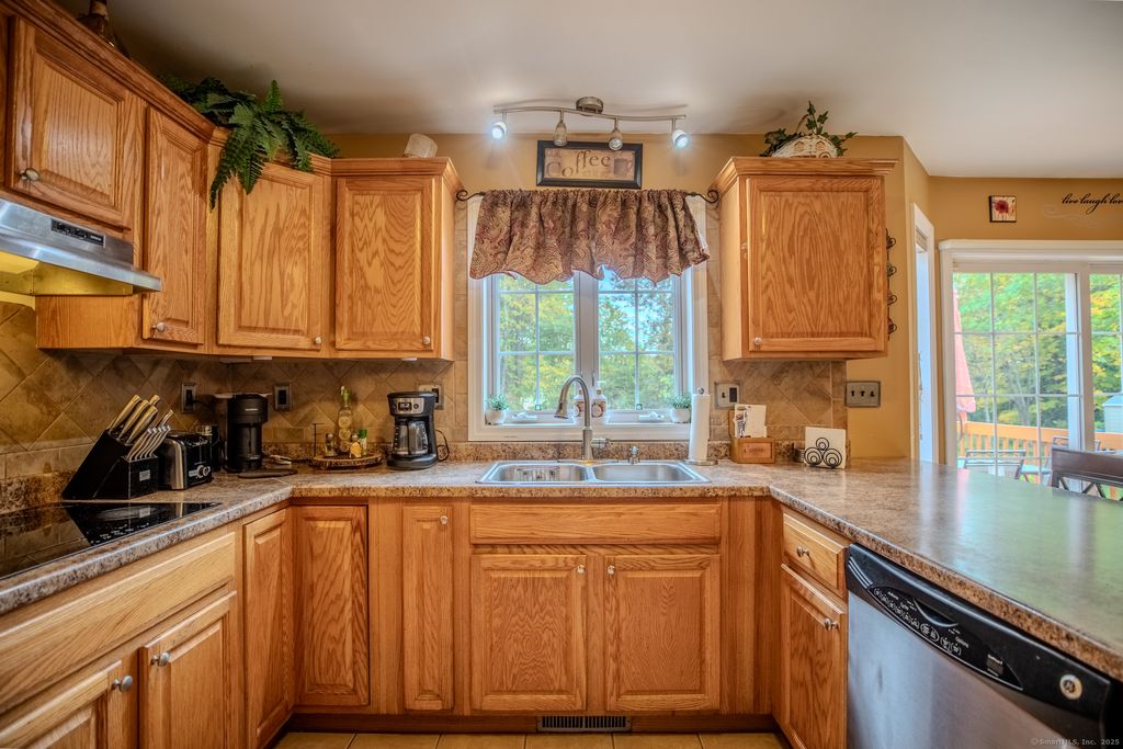 Photo of 24 Macktown Road, Windsor, CT 06095 (MLS # 24134947)