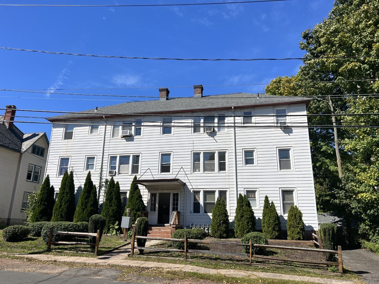 Property for Sale at Broad Street 2N, Meriden, Connecticut - Bedrooms: 2 
Bathrooms: 1 
Rooms: 5  - $1,350