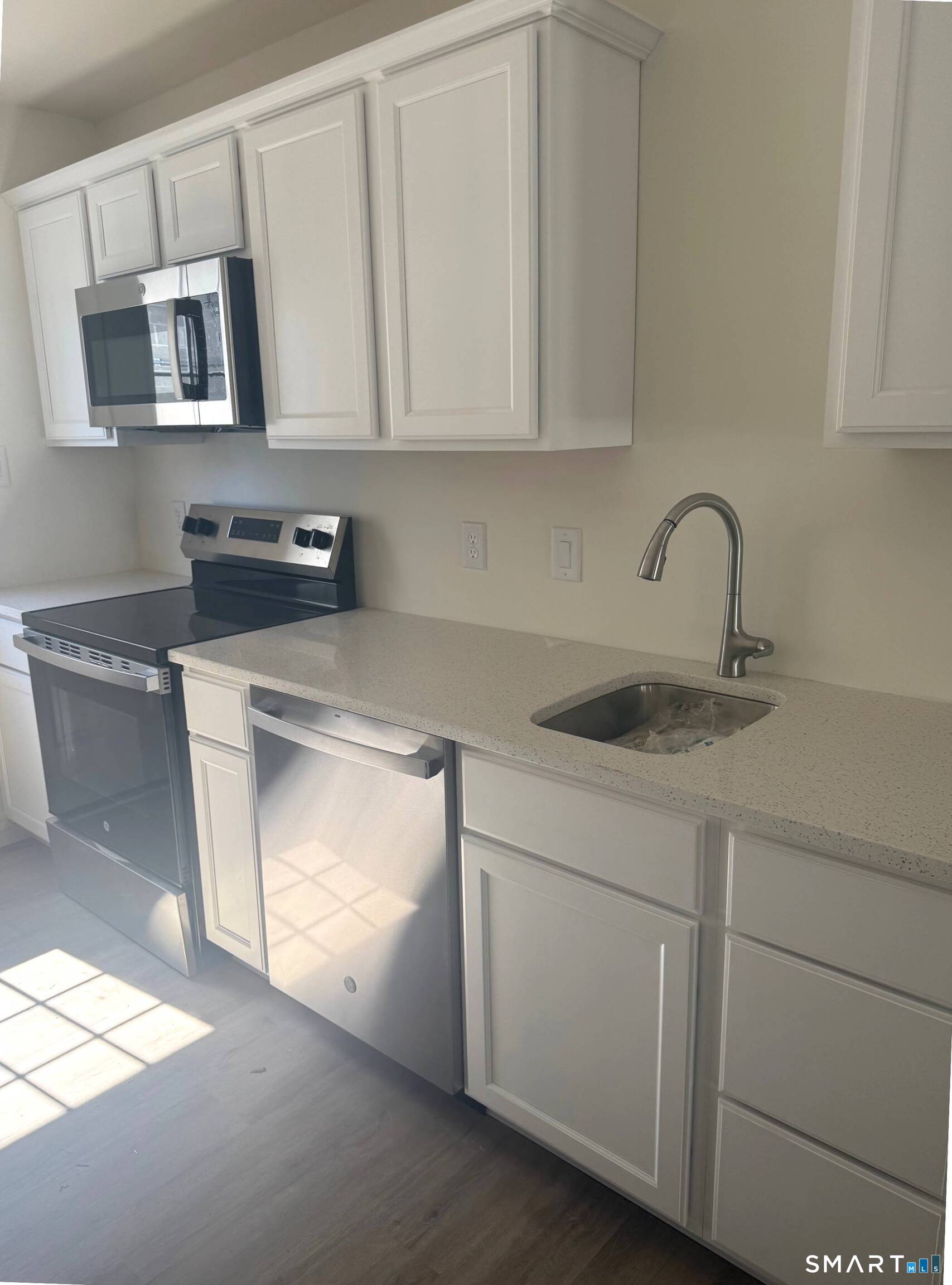 281 Greenwich Avenue