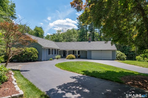 Photo of 63 Brookmoor Road, Avon, CT 06001 (MLS # 24184567)