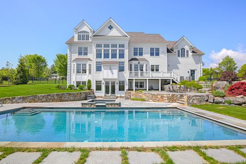 Single Family Residence in Fairfield CT 10 Meadow Ridge Road.jpg