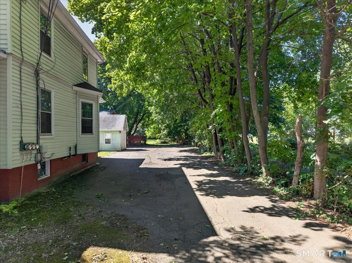537 Naubuc Avenue