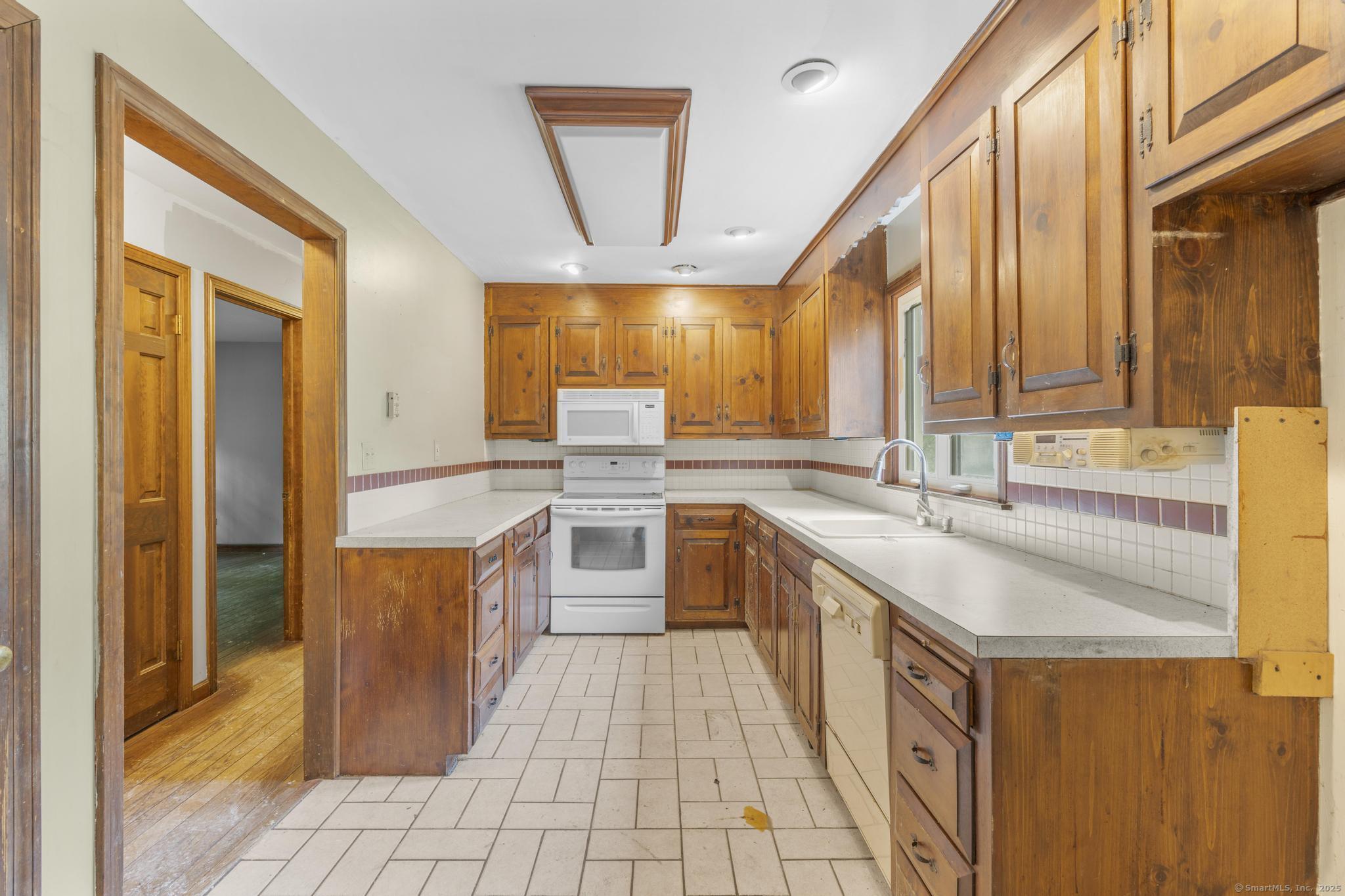 172 Parker Hill Road, Killingworth, Connecticut image 16