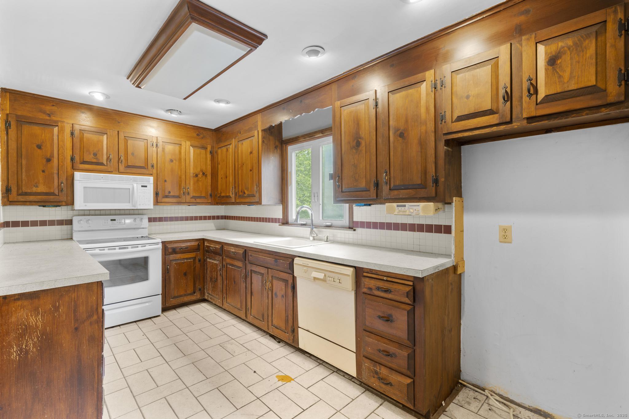 172 Parker Hill Road, Killingworth, Connecticut image 17