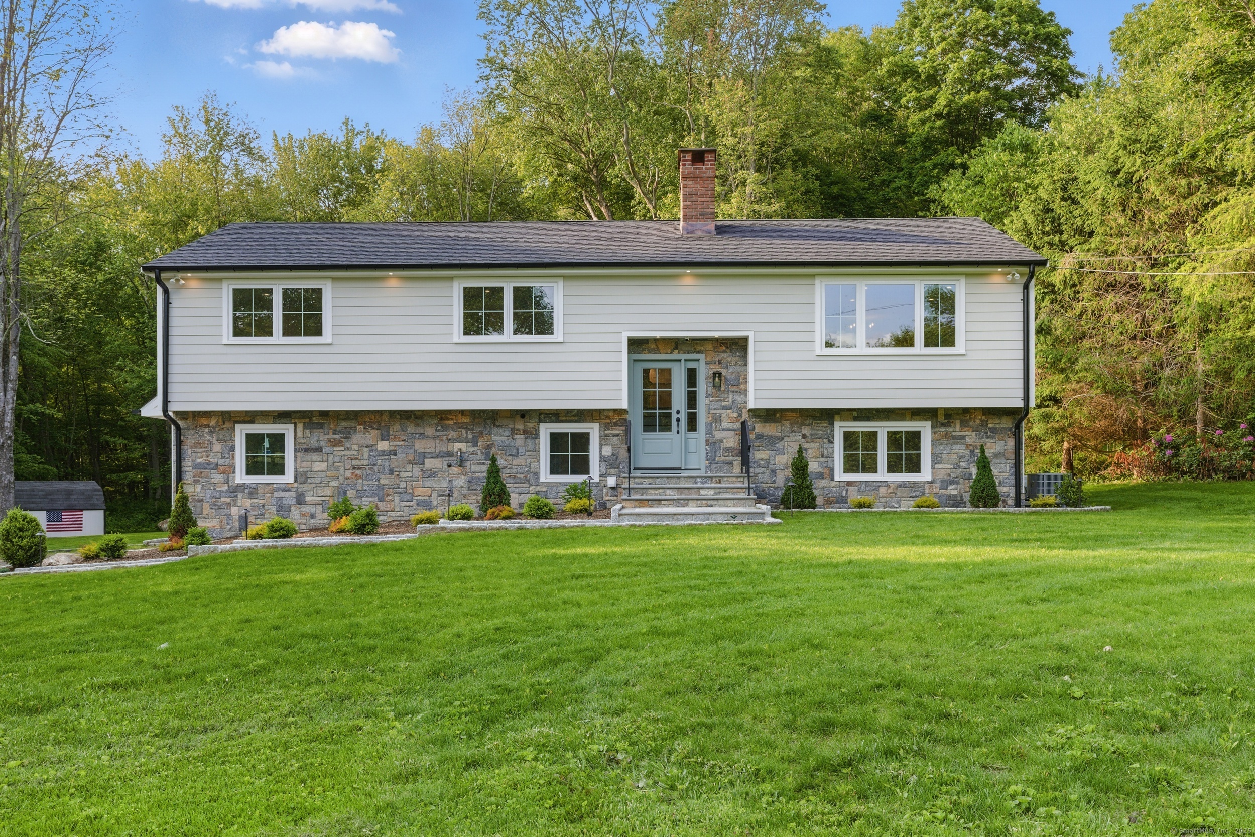 Property for Sale at Birch Hill Road, Newtown, Connecticut - Bedrooms: 3 
Bathrooms: 2 
Rooms: 7  - $849,000