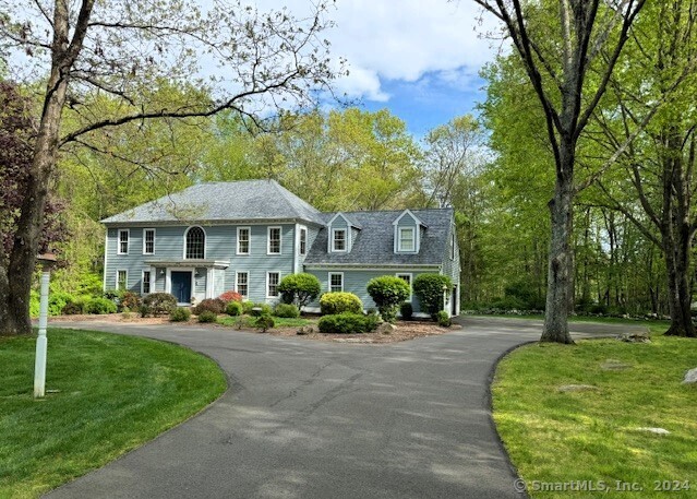 1 White Pine Lane, Guilford, Connecticut - 4 Bedrooms  
4 Bathrooms  
12 Rooms - 