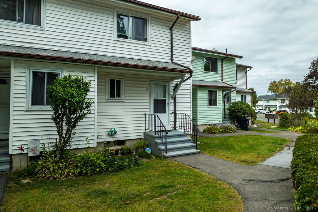 412 Main Street APT 3