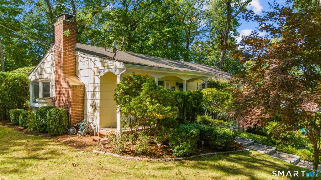 Photo of 6 Vanderbilt Avenue, Norwalk, CT 06854 (MLS # 24199532)