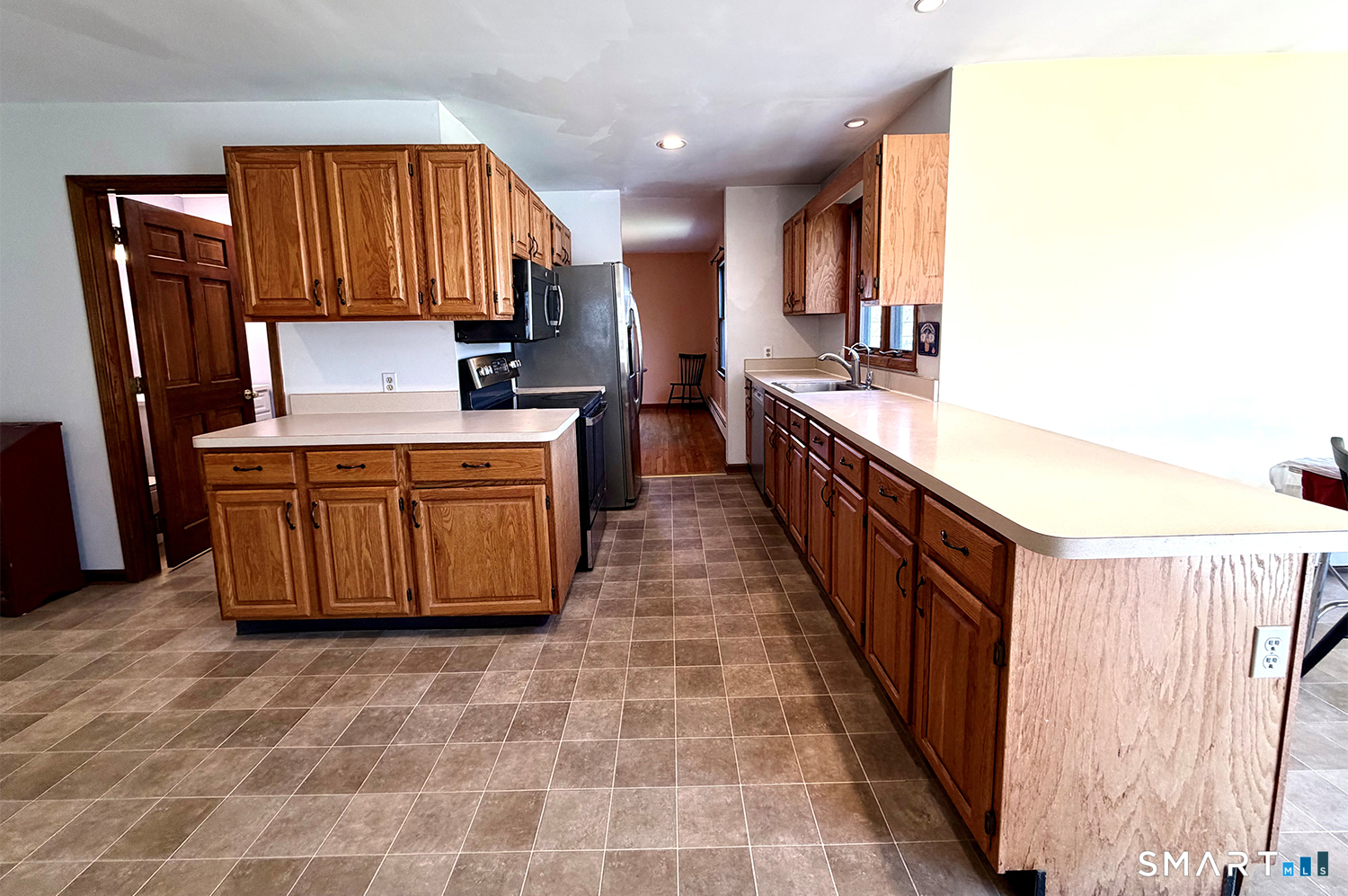 1822 Stratfield Road