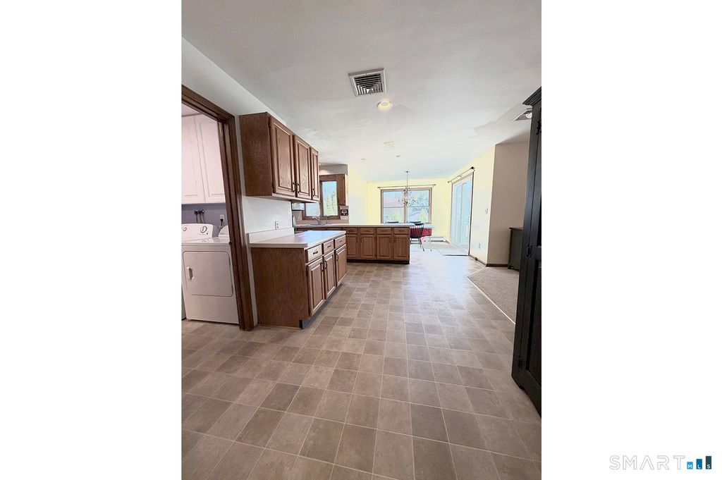 Photo of 1822 Stratfield Road, Fairfield, CT 06825 (MLS # 24160869)