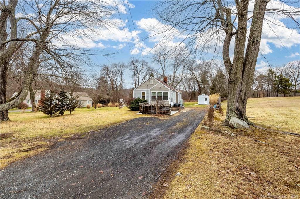 152 Thayer Road, Haddam, Connecticut - 1 Bedrooms  
1 Bathrooms  
4 Rooms - 