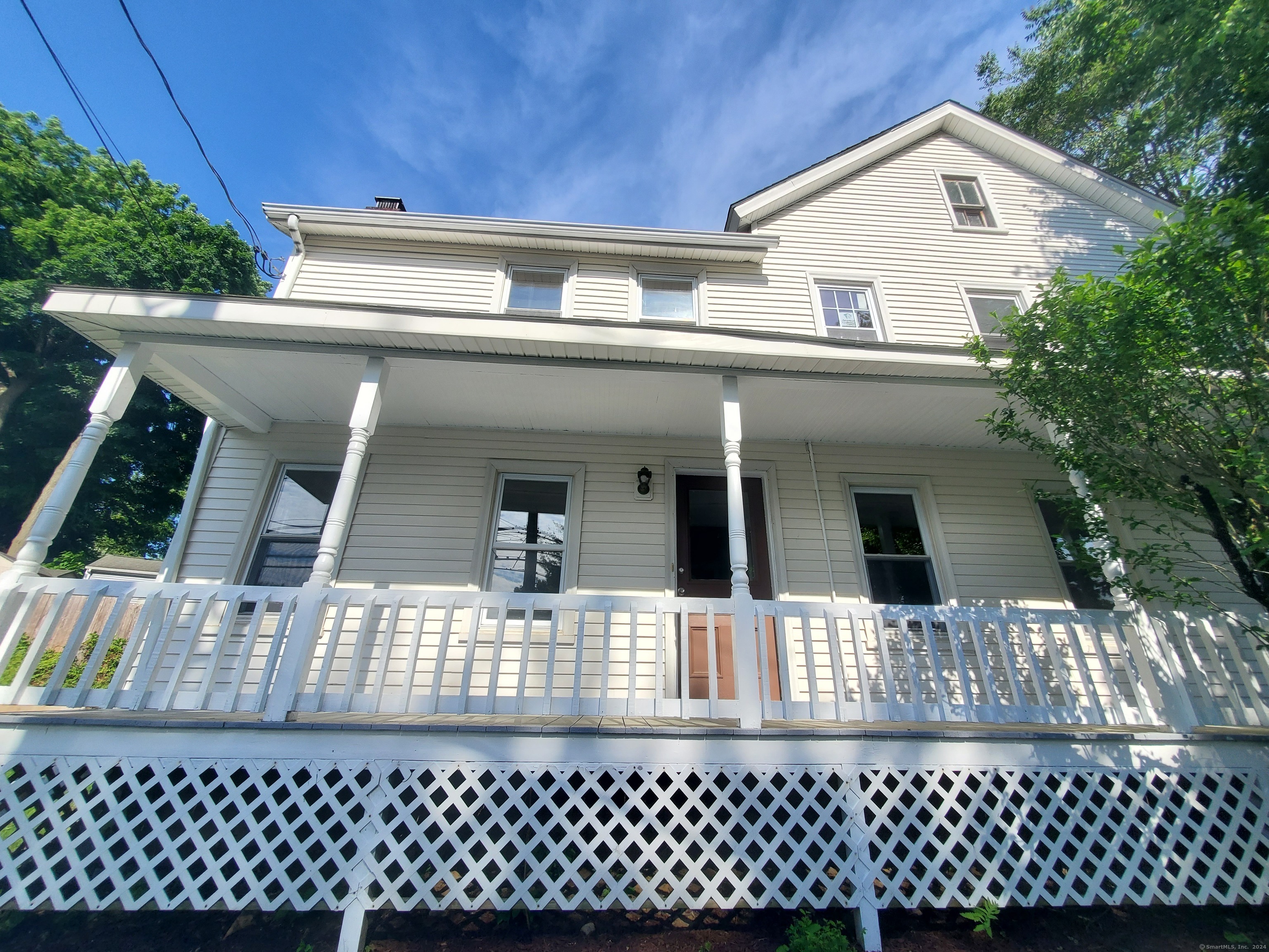 24 Linden Street, Norwalk, Connecticut - 4 Bedrooms  
3 Bathrooms  
11 Rooms - 