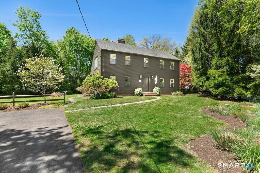 Photo of 8 Seagate Road, Darien, CT 06820 (MLS # 24172553)