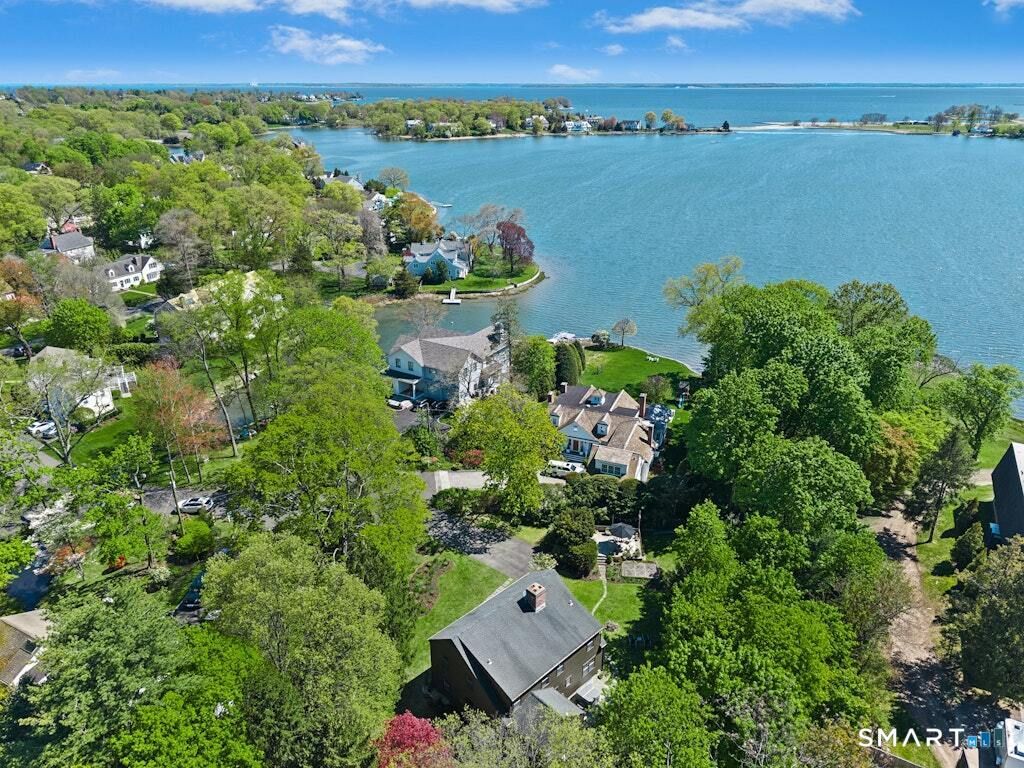 Photo of 8 Seagate Road, Darien, CT 06820 (MLS # 24172553)