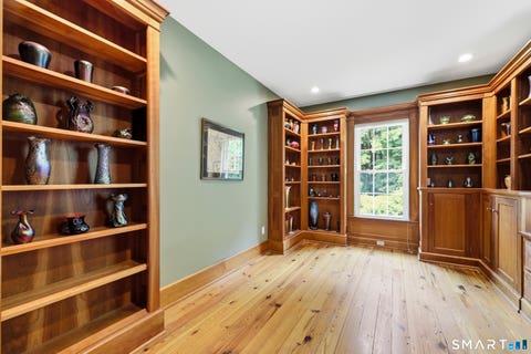 Tiny photo for 116 W Avon Road, Farmington, CT 06085 (MLS # 24195505)