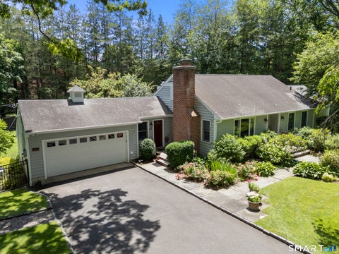 Homes For Sale - 21 Hampton Lane<br/> Fairfield County, New Canaan, CT 06840