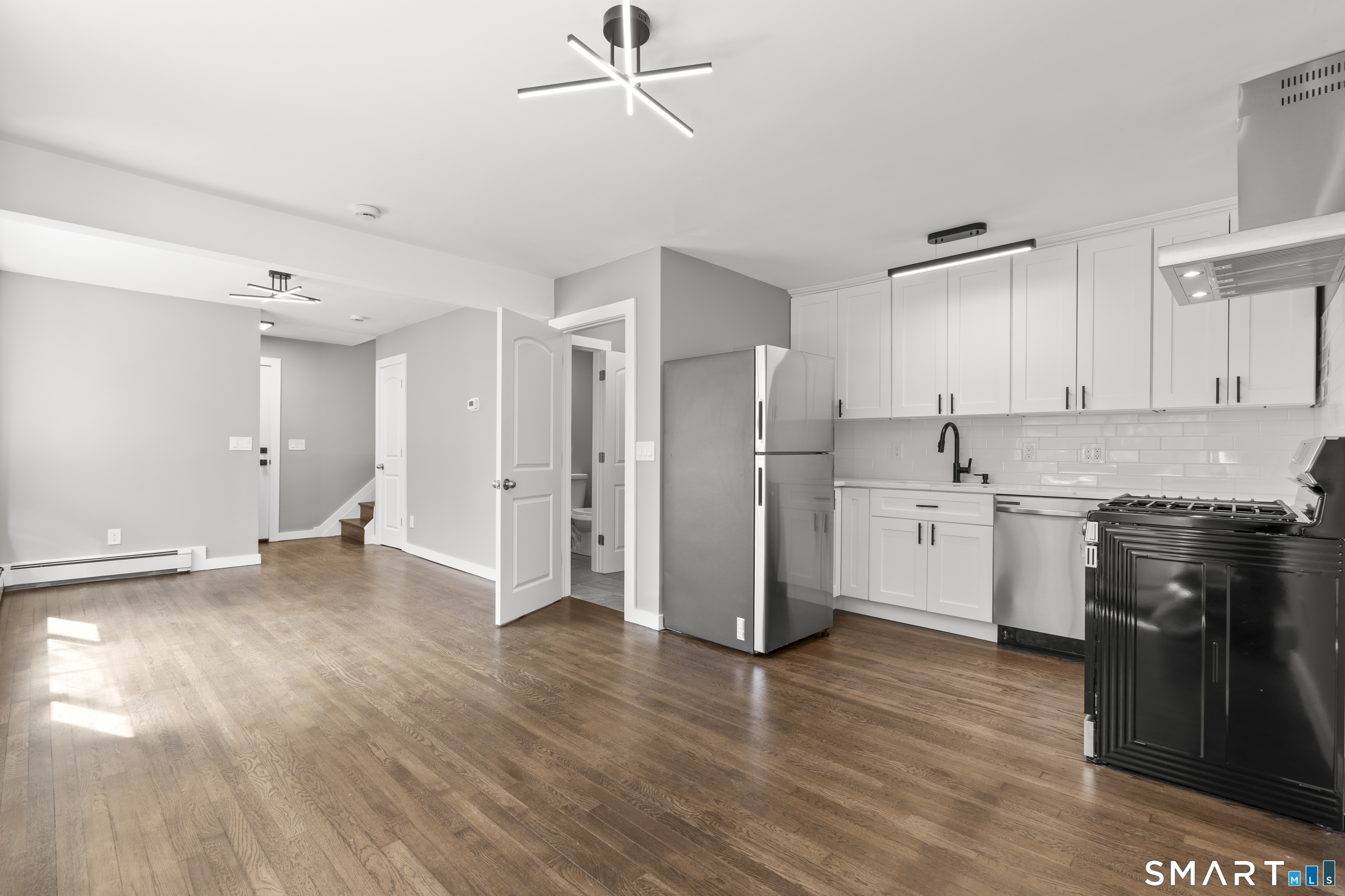 105 Richmond Hill Avenue 2