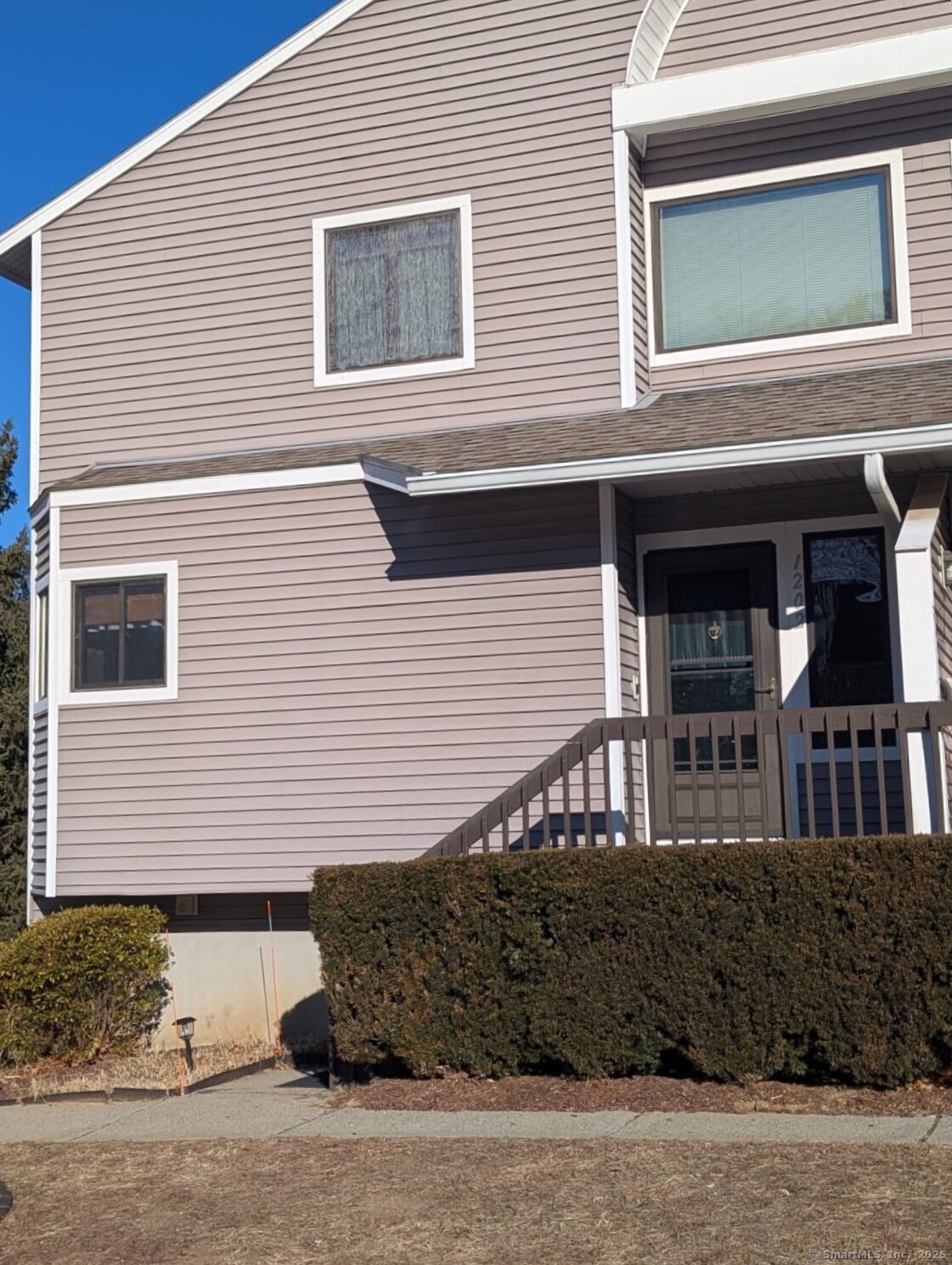 1202 Mill Pond Drive 1202, South Windsor, Connecticut - 2 Bedrooms  
2 Bathrooms  
4 Rooms - 