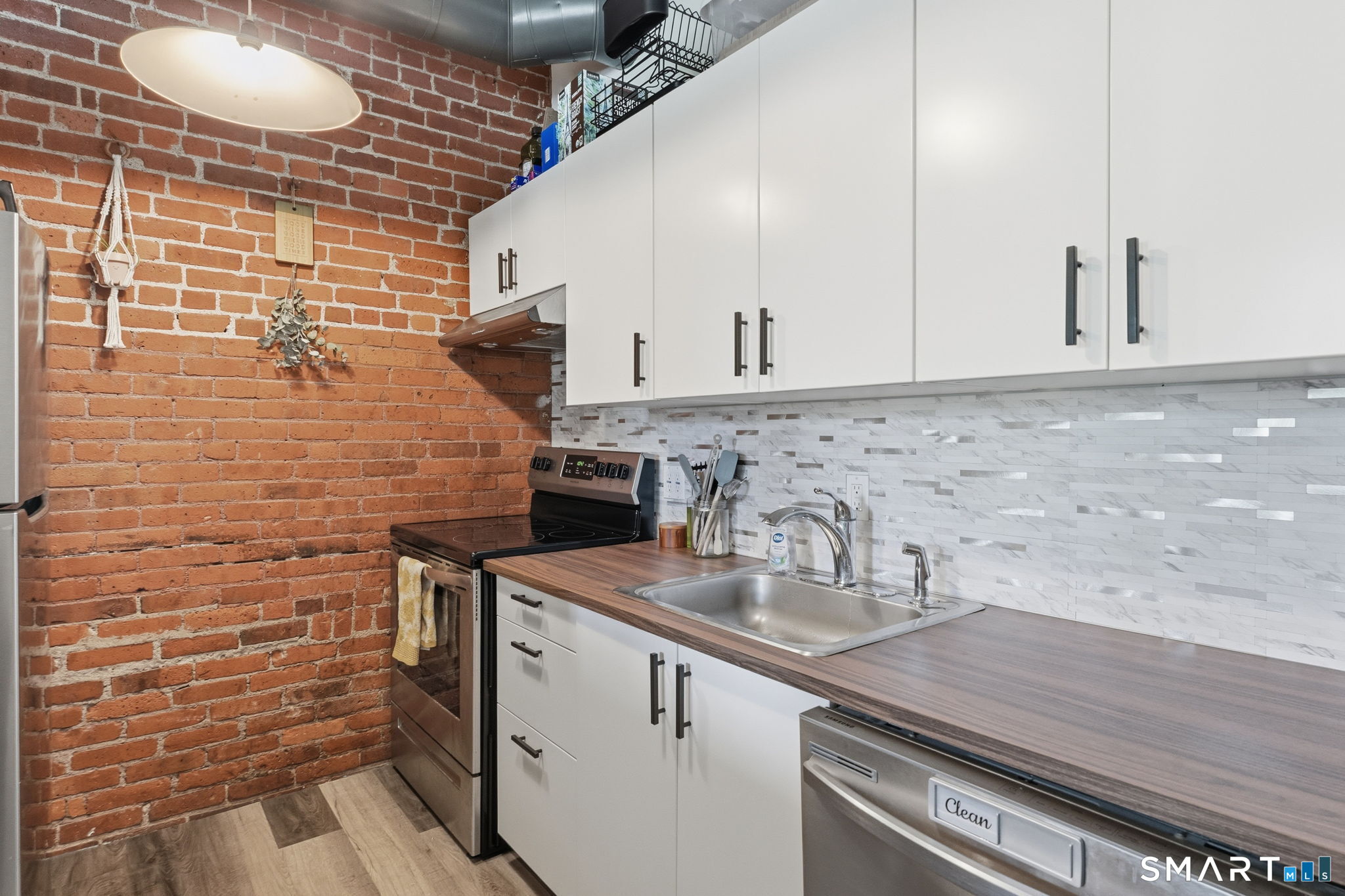 92 Main Street 405