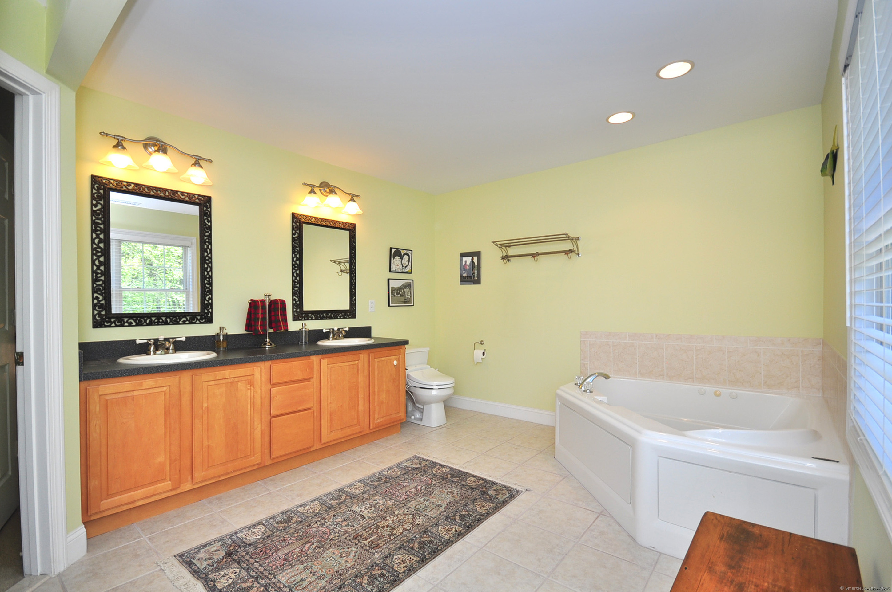 120 Derek Drive, Tolland, Connecticut image 31