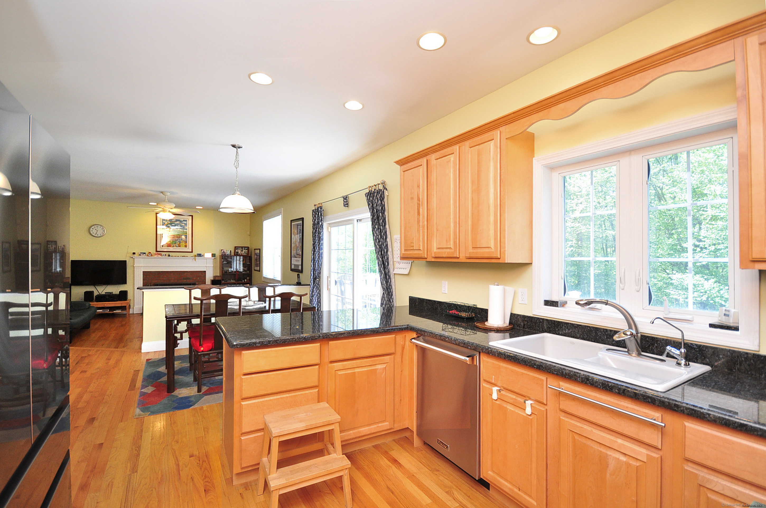 120 Derek Drive, Tolland, Connecticut image 12