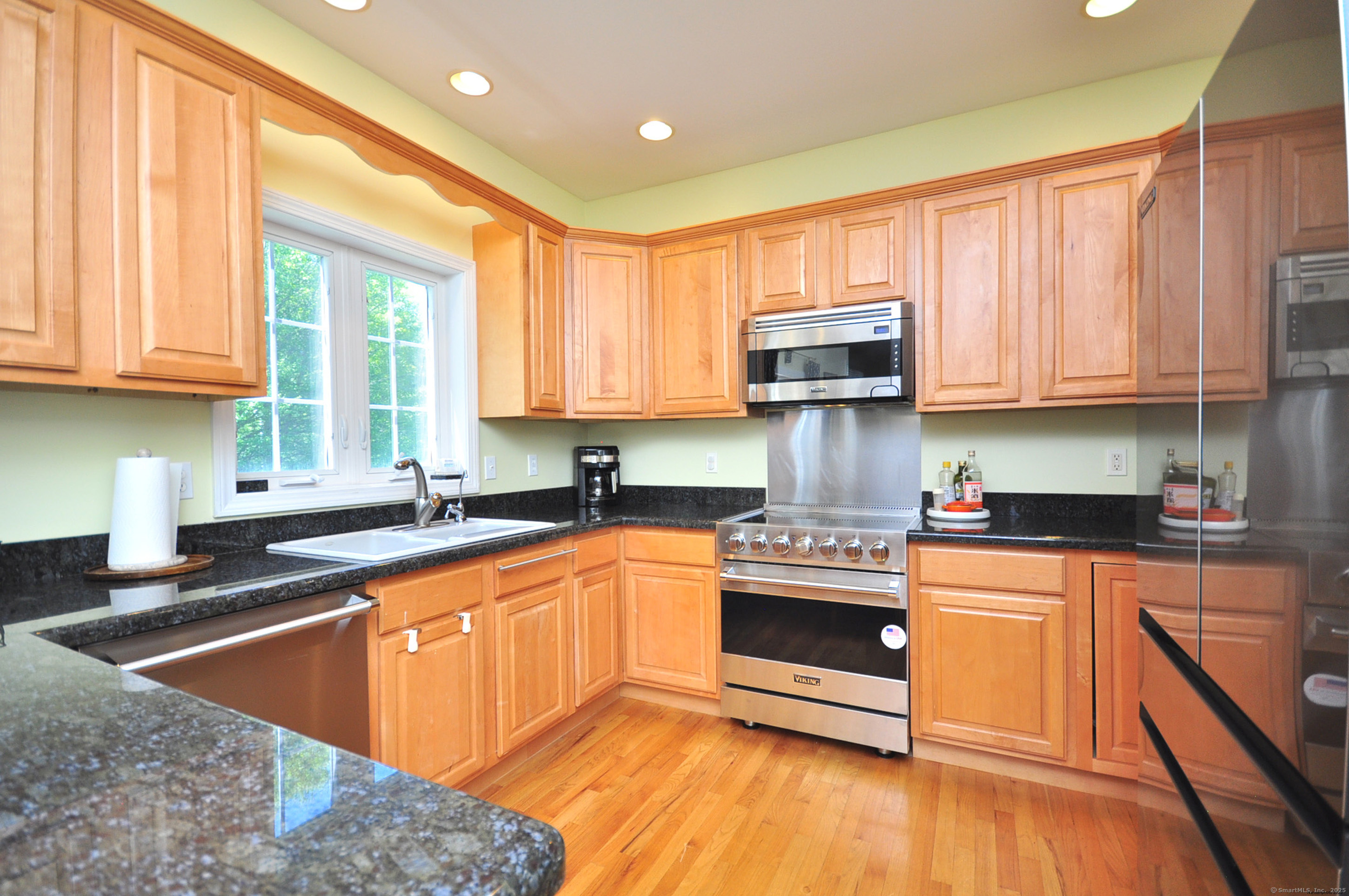 120 Derek Drive, Tolland, Connecticut image 11