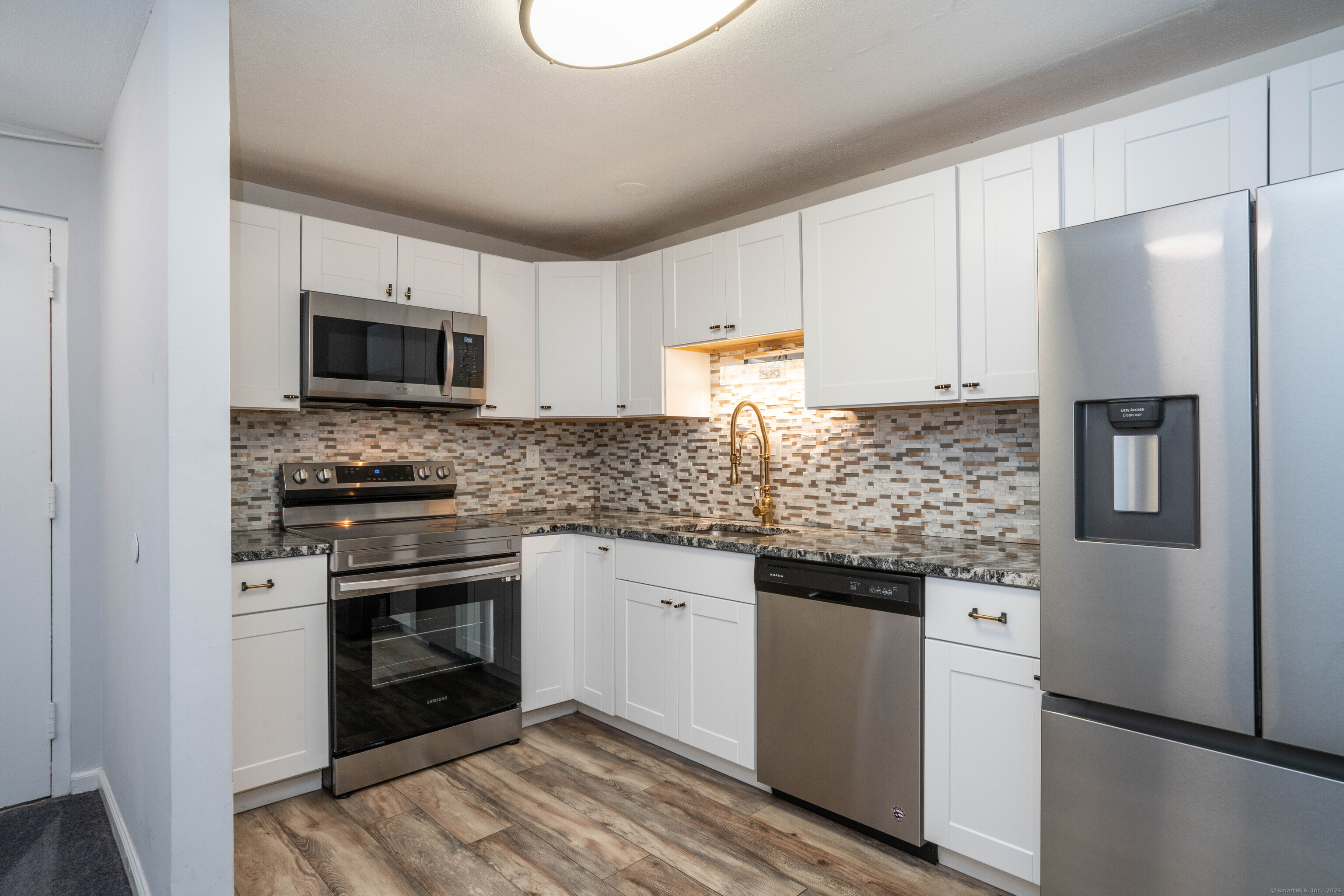 104 Oakwood Avenue #APT T3, West Hartford, Connecticut image 2