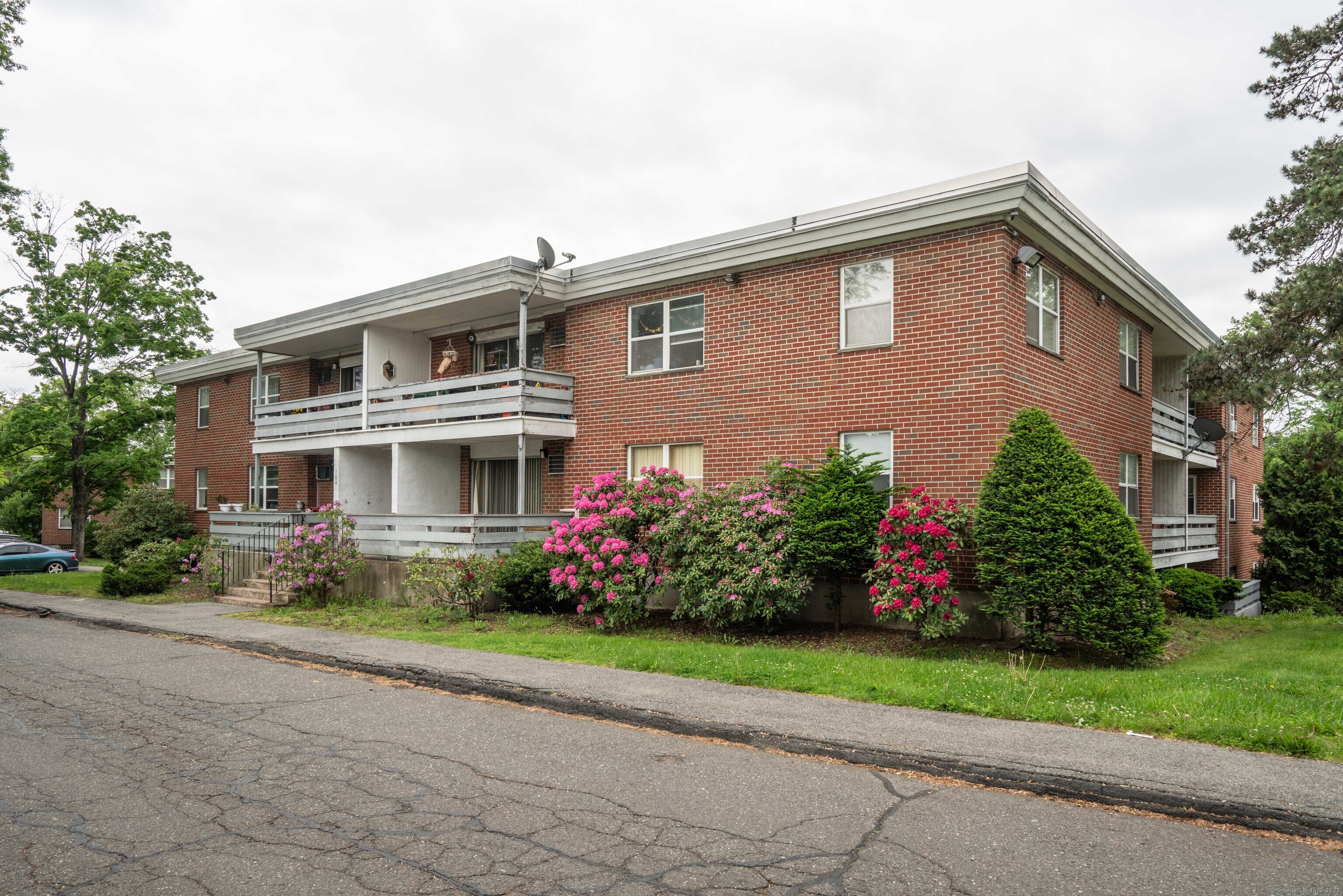 104 Oakwood Avenue #APT T3, West Hartford, Connecticut image 26
