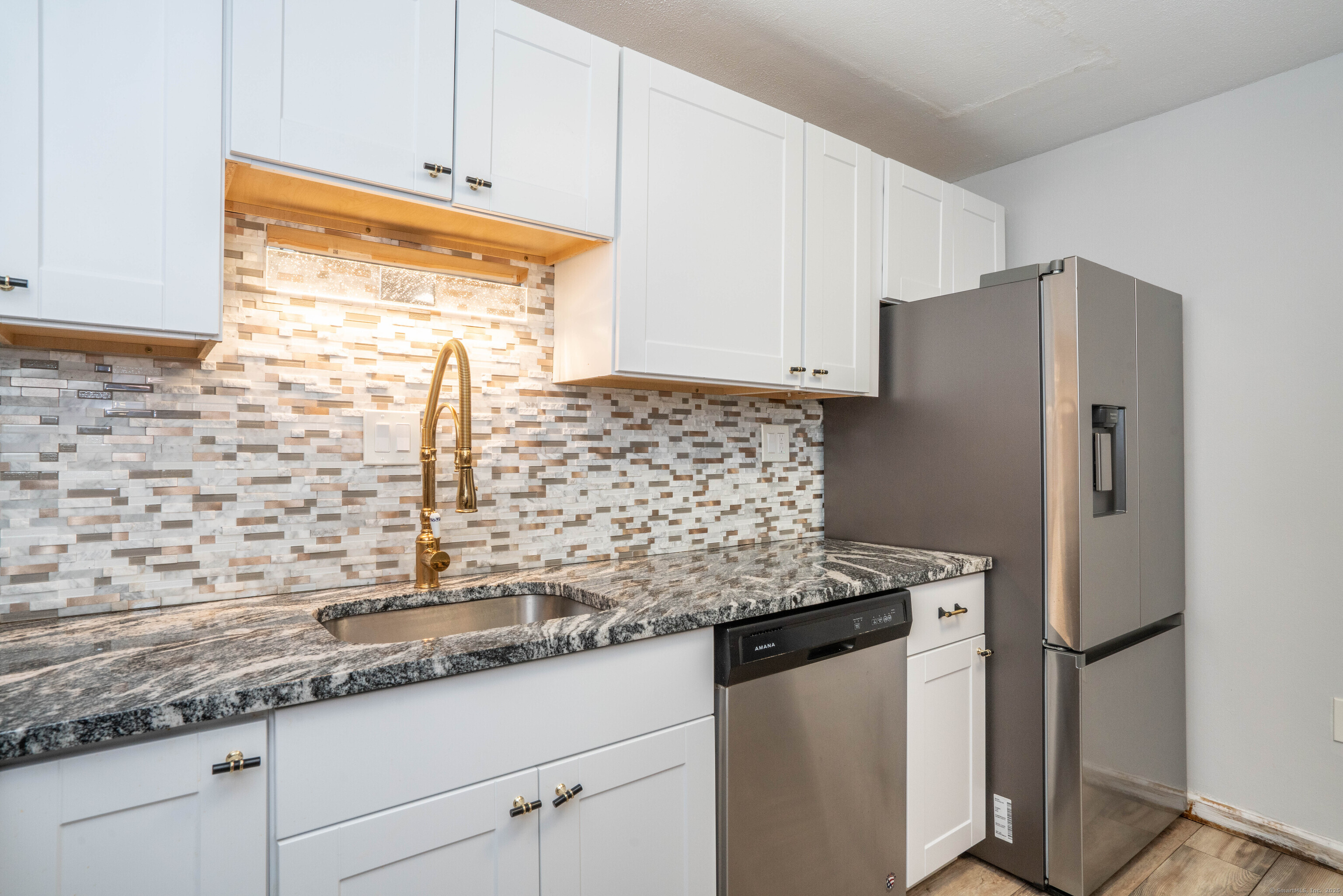 104 Oakwood Avenue #APT T3, West Hartford, Connecticut image 5