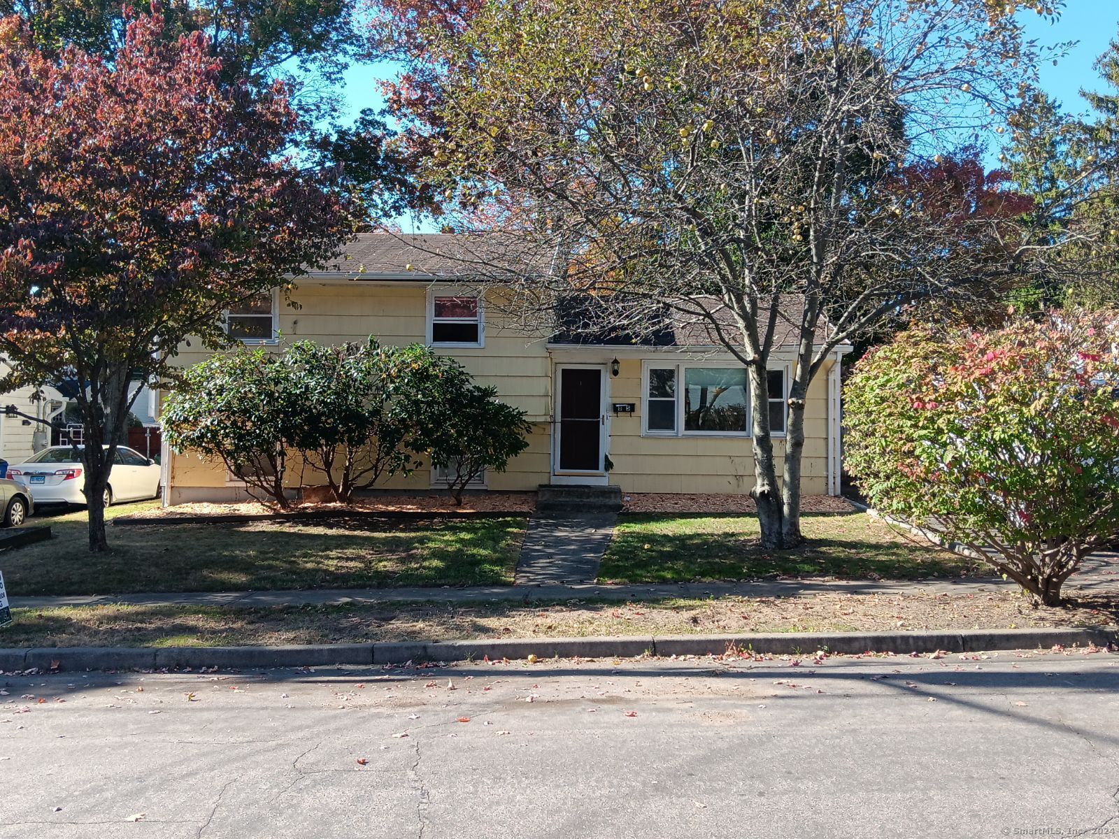 Rental Property at 85 Youngstown Road, Fairfield, Connecticut - Bedrooms: 3 
Bathrooms: 2 
Rooms: 6  - $3,600 MO.