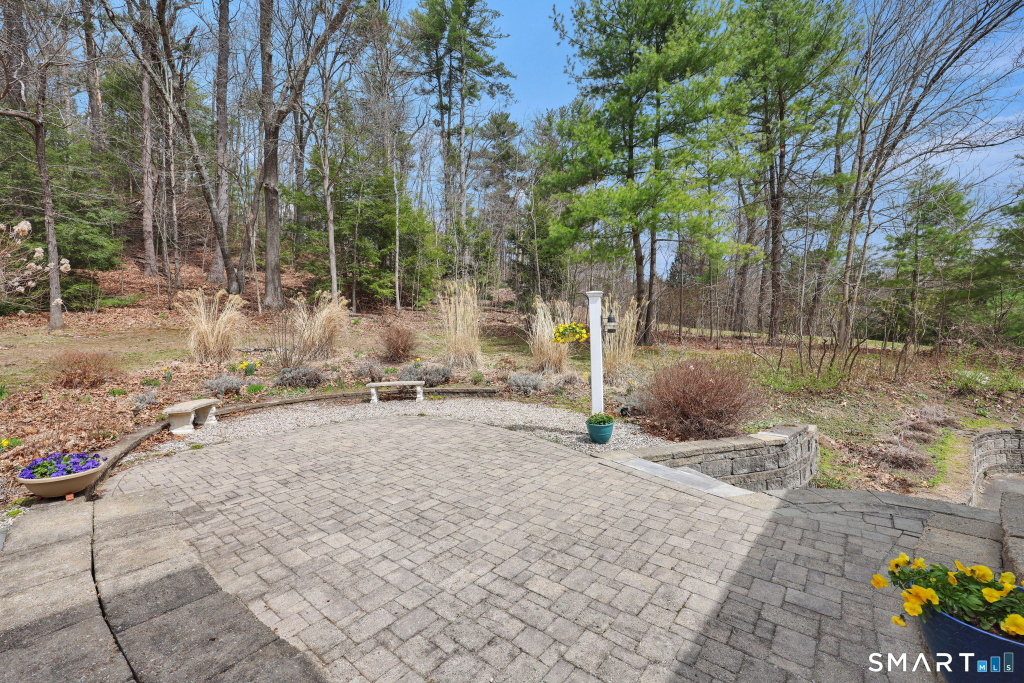 15 Mohawk Drive