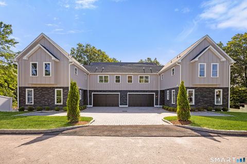 Photo of 10 Highland Place, Greenwich, CT 06831 (MLS # 24124138)