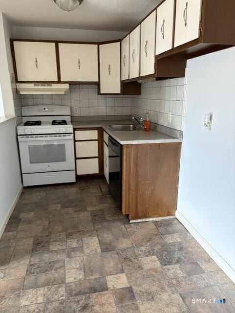Photo of 36 Surrey Drive #A1, Newington, CT 06111 (MLS # 24206404)