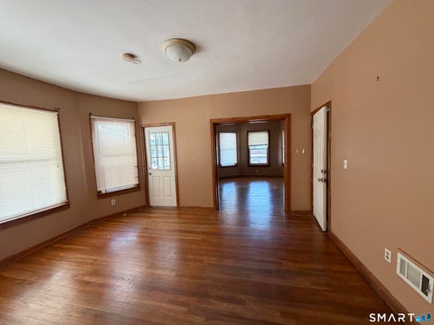 Multifamily For Rent - 1662 Fairfield Avenue #2ND FL<br/> Bridgeport, CT 06605