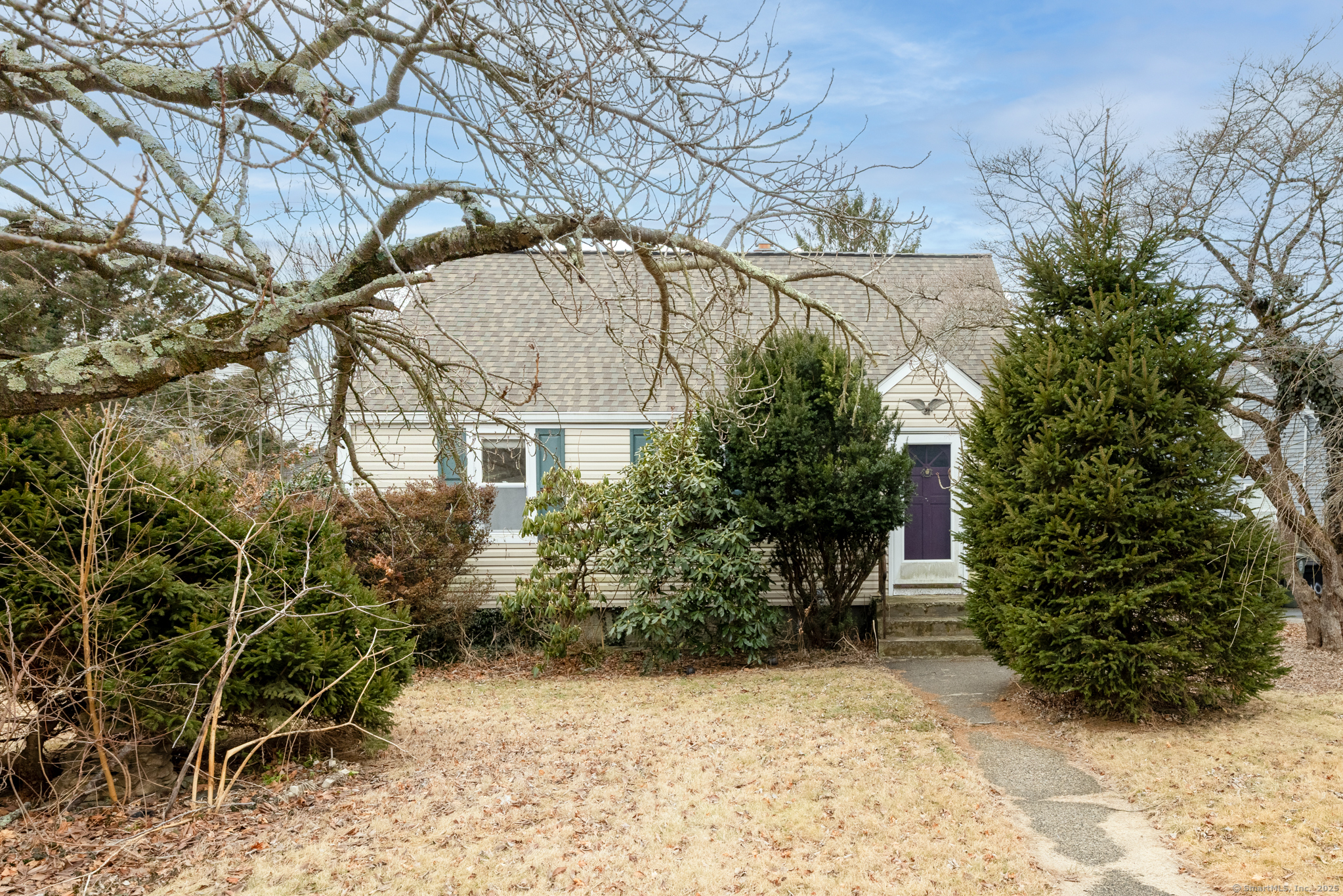 Meadowside Road, Milford, Connecticut - 2 Bedrooms  
1 Bathrooms  
4 Rooms - 