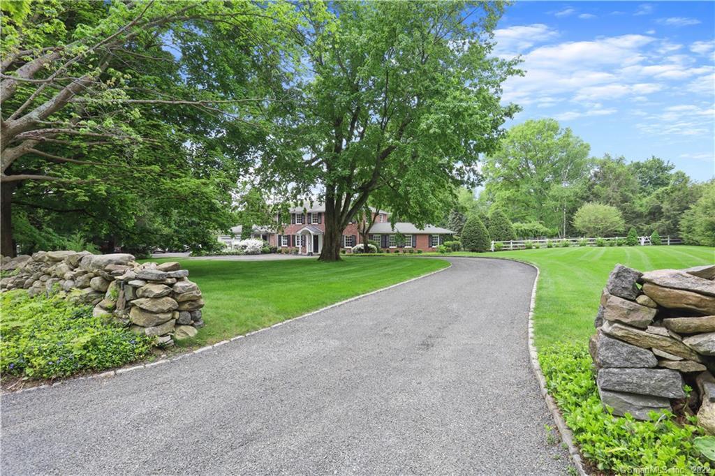 Photo 1 of 82 Canoe Hill Road, New Canaan, Connecticut, $2,500,000, Web #: 170493508