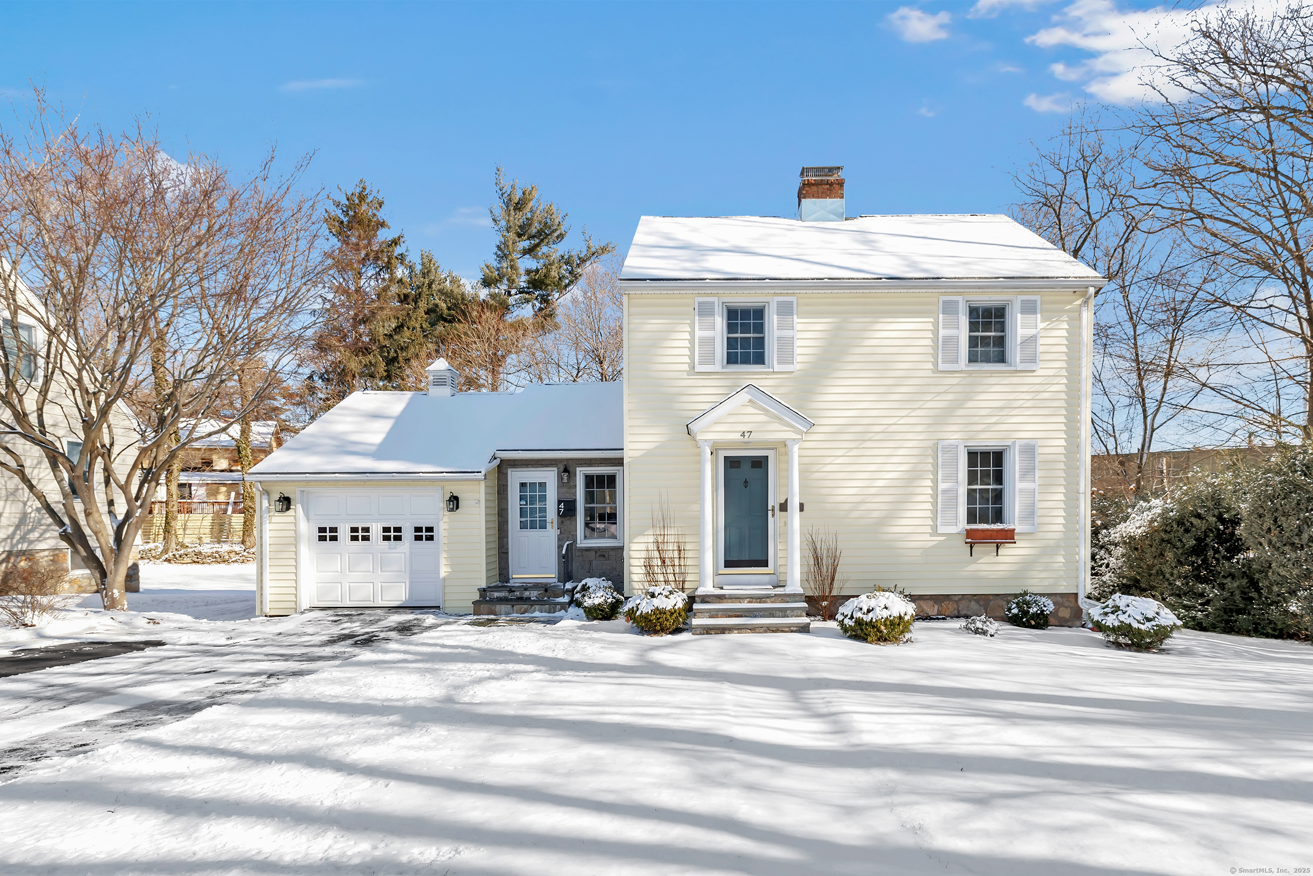 Property for Sale at Edge Hill Road, Fairfield, Connecticut - Bedrooms: 2 
Bathrooms: 2 
Rooms: 6  - $699,000