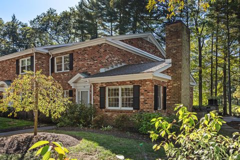 Tiny photo for 95 Tunxis Village #95, Farmington, CT 06032 (MLS # 24128961)