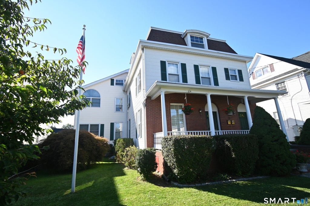 Photo of 26 Elm Tree Place, Stamford, CT 06906 (MLS # 24209001)