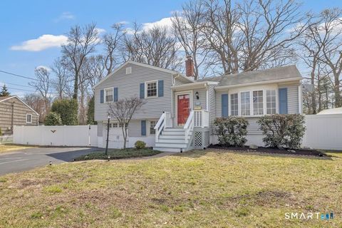 52 Robin Lane Fairfield CT 06824
