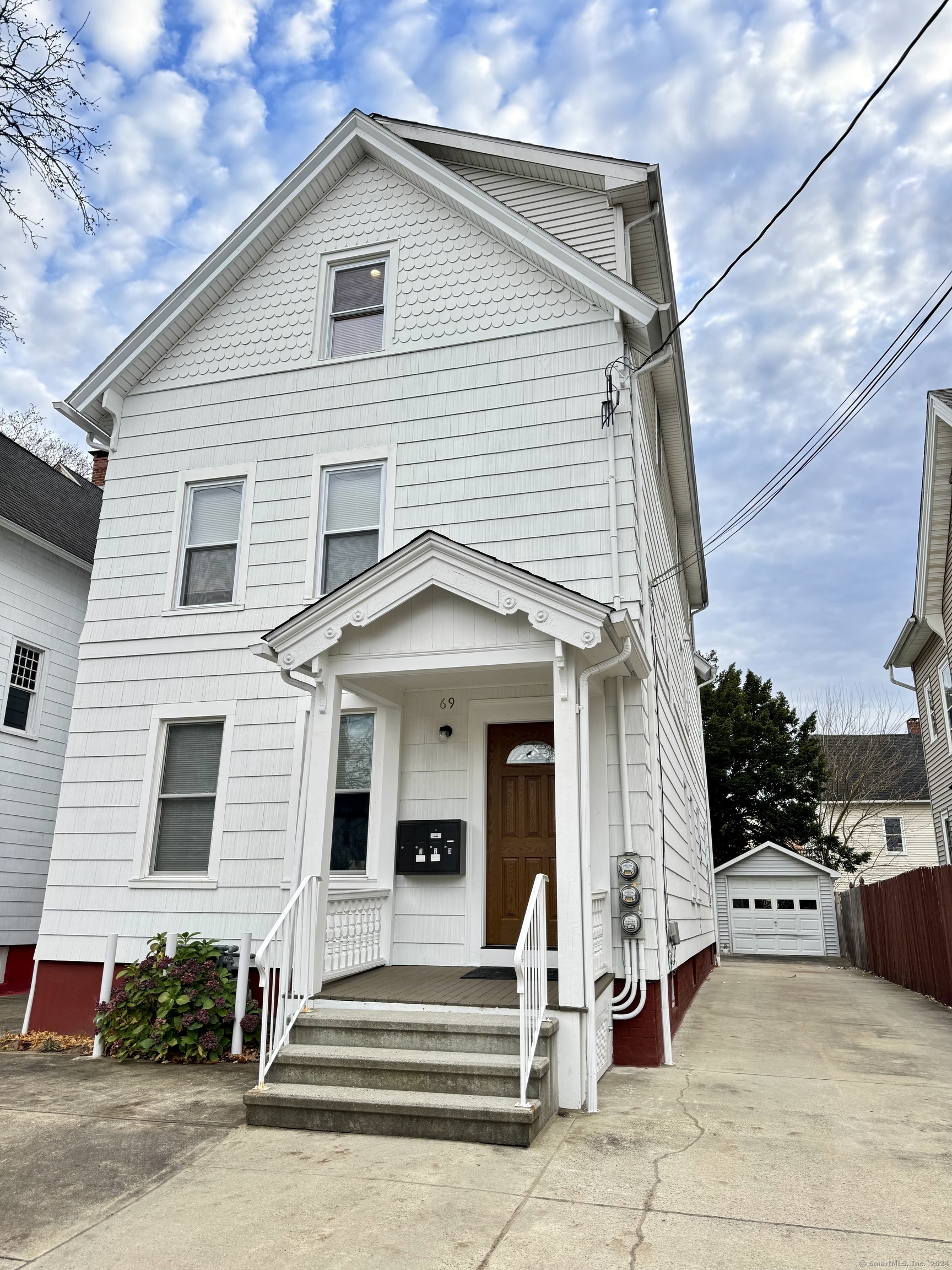 69 Church Street 3, Wallingford, Connecticut - 1 Bedrooms  
1 Bathrooms  
3 Rooms - 