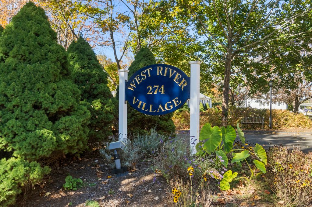 Photo of 274 Church Street #1A, Guilford, CT 06437 (MLS # 24134142)