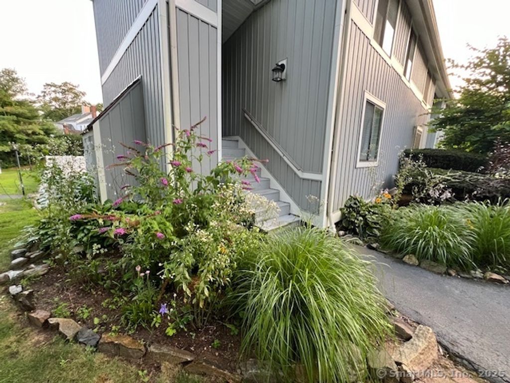 Photo of 274 Church Street #1A, Guilford, CT 06437 (MLS # 24134142)