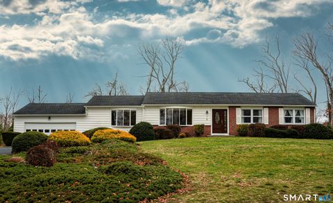 Homes For Sale - 17 Arrowhead Lane<br/> Branford, CT 06405